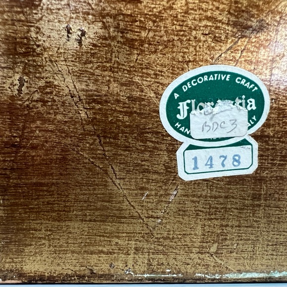 Vintage Italian Florentine Gold Gilt Tissue Box - Picture 5 of 11